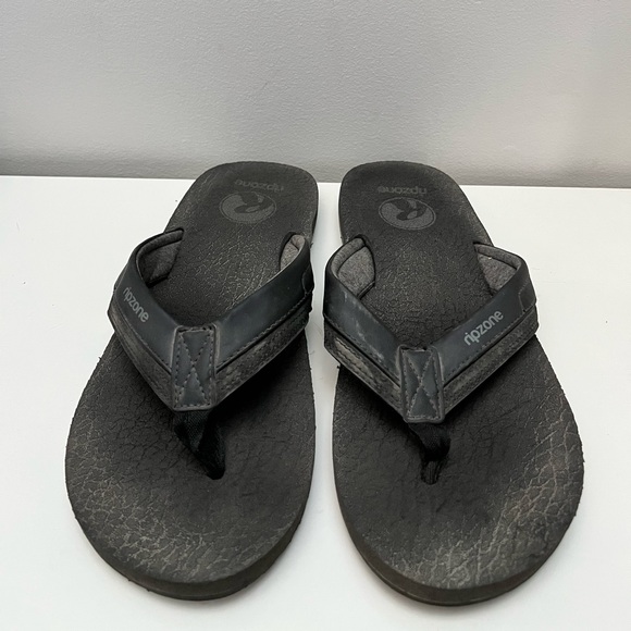 Mens Ripzone Flip Flops, Size 9 - Picture 2 of 4